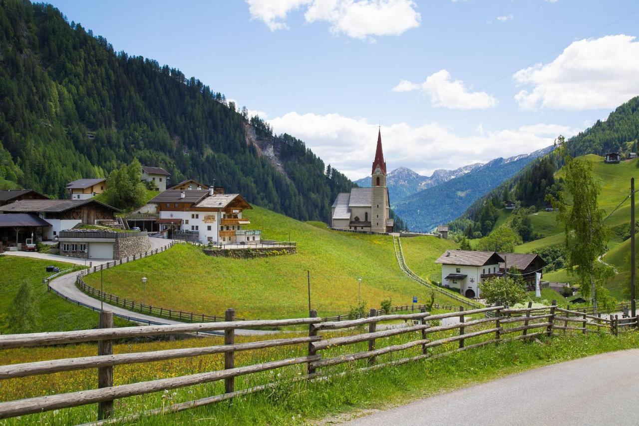 Gasthof Trausberg Corvara in Passiria Bagian luar foto