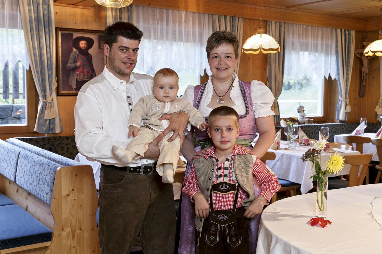 Gasthof Trausberg Corvara in Passiria Bagian luar foto