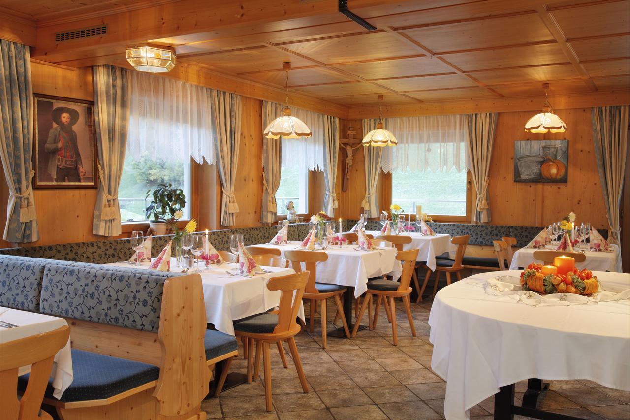 Gasthof Trausberg Corvara in Passiria Bagian luar foto